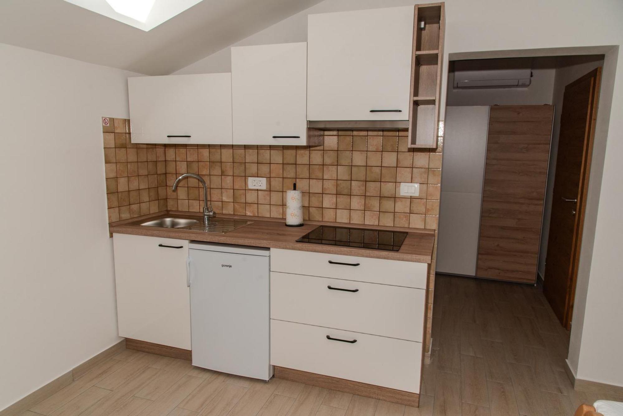 Apartmaji Tinta Kanal Exteriör bild