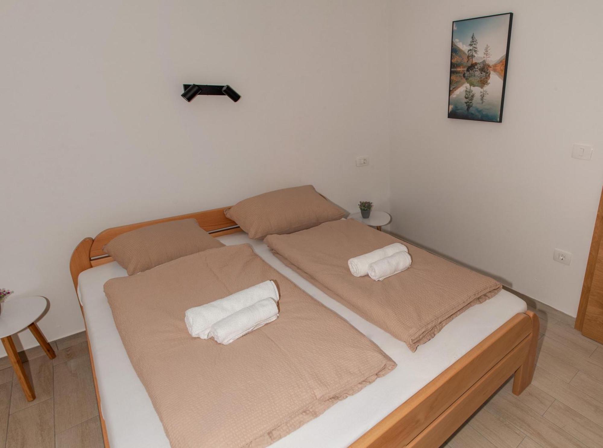 Apartmaji Tinta Kanal Exteriör bild